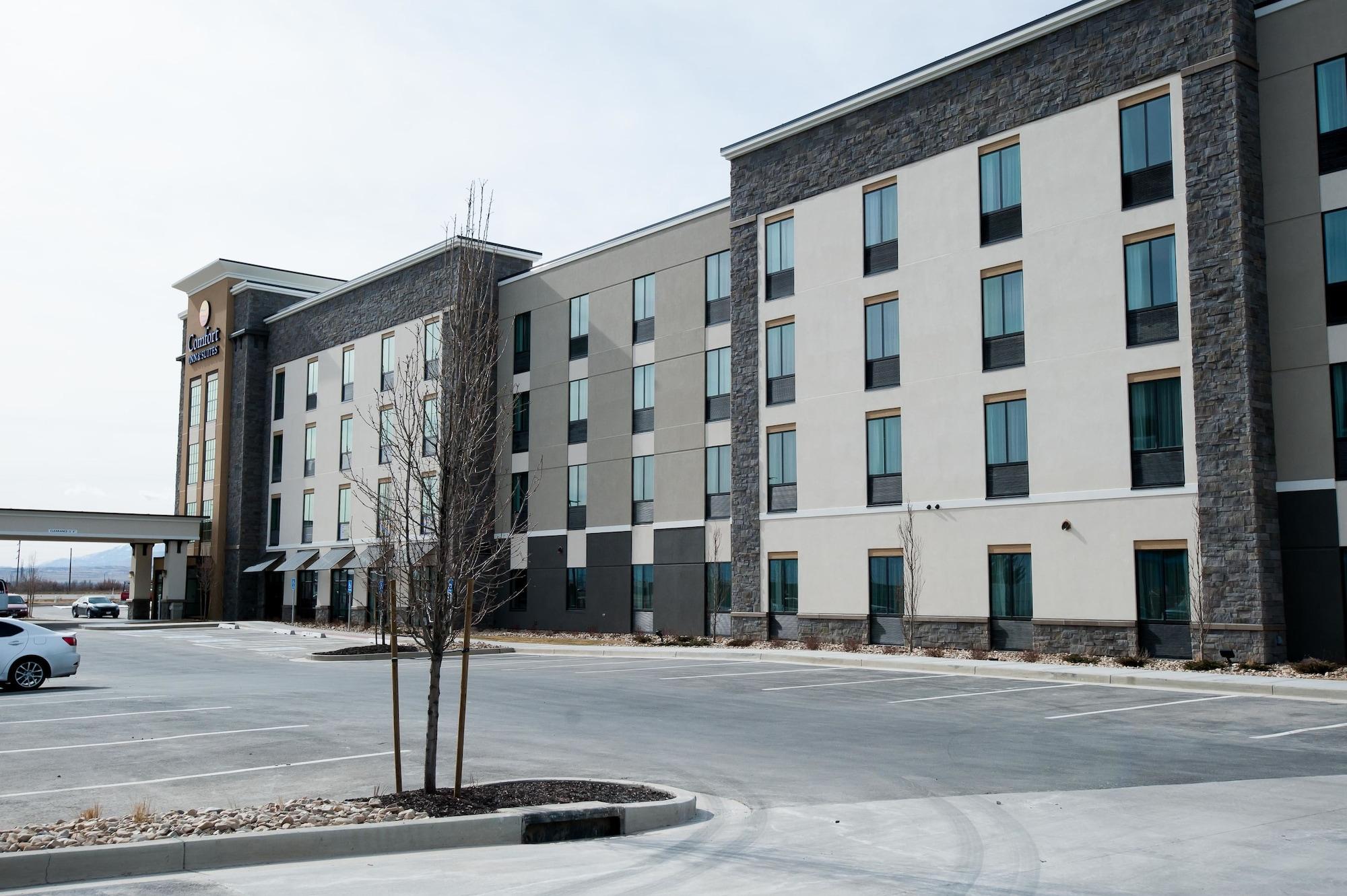 Comfort Inn & Suites Salt Lake City Airport Exterior photo